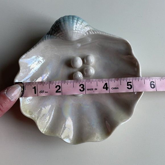 Vintage | Ceramic Porcelain Shell Jewelry Dish - Picture 9 of 10